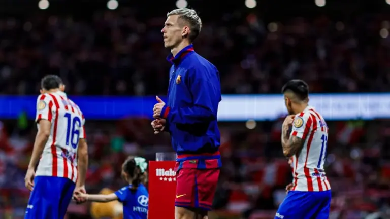 Dani Olmo Sindir Keputusan Wasit Usai Barcelona Tersingkir dari Liga Champions