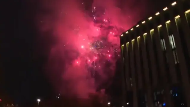 Oknum Fans Ledakkan Petasan Di Luar Hotel Real Madrid Jelang Laga Kontra Bayern Munich