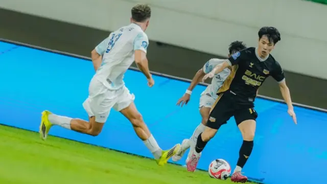 Hasil Dewa United FC vs PSIM Yogyakarta 1-0: Penalti Alex Ferreira Amankan Kemenangan Tipis di Kandang