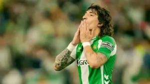 Hector Bellerin Sebut Andriy Lunin Jadi Penyelamat Real Madrid dari Kekalahan