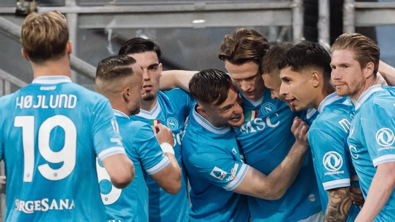 Antonio Conte Menilai Peluang Napoli Pertahankan Scudetto Sulit