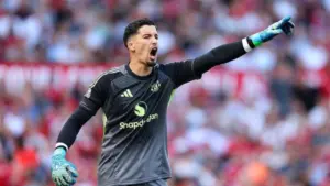 Altay Bayindir Berpeluang Tinggalkan Manchester United pada Bursa Transfer Musim Panas Usai Minim Kesempatan Bermain