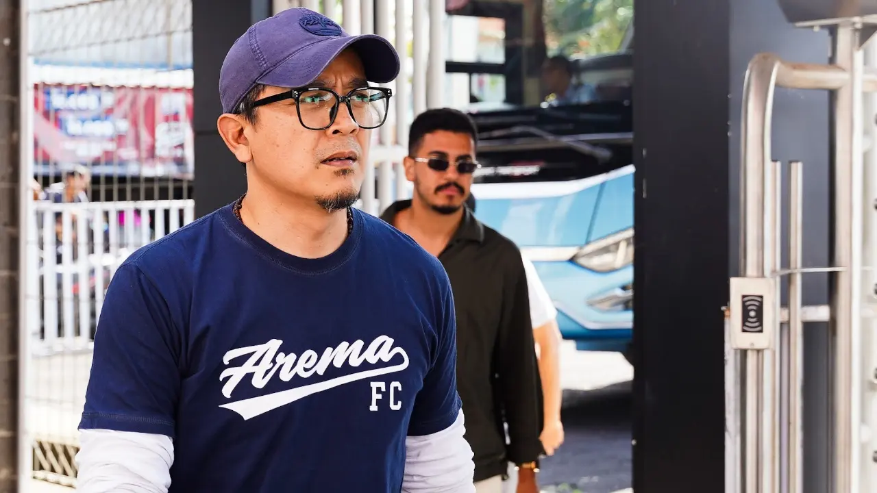 Arema Fc Rombak 50 Persen Skuad Demi Bangkit Di Super League 2026 2027