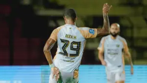 Dewa United FC Tampil Dominan dan Menang 5-0 Atas PSBS Biak lewat Hat Trick Alex Martins