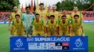 Hat-trick Bruno Paraiba Warnai Kemenangan Persebaya Surabaya Atas Semen Padang 7-0 di Stadion Hj Agus Salim