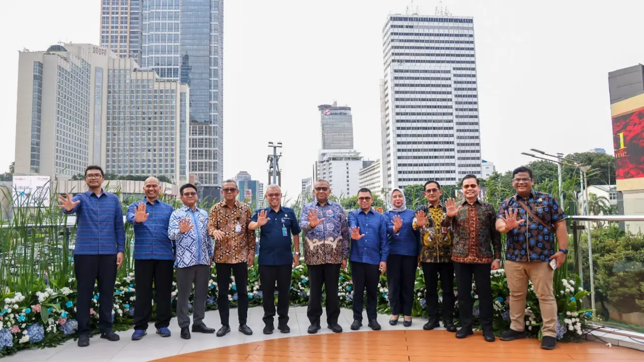 Kemnaker-Transjakarta-Teken-MoU-Buka-Akses-Kerja-di-Sektor-Transportasi