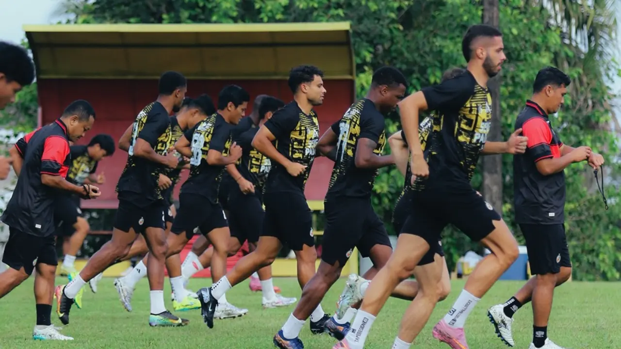 Meski Gagal Bertahan Di Liga Super Indonesia Semen Padang Tetap Incar Tiga Poin Saat Hadapi Persik Kediri Di Kandang