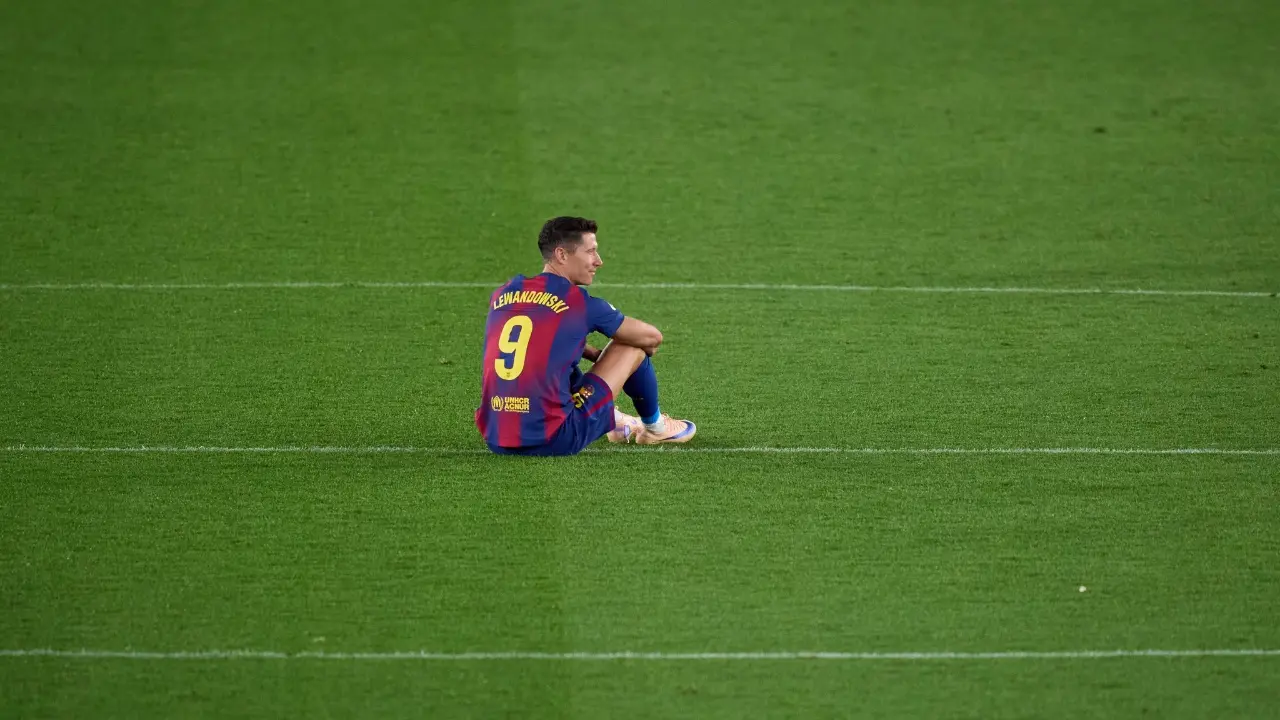 Momen Haru Robert Lewandowski Di Barcelona Usai Jalani Pertandingan Kandang Terakhir