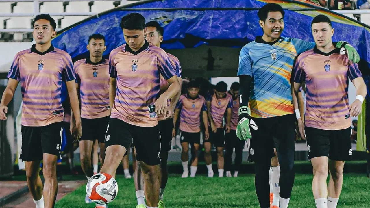 Prediksi Malut United Vs Persita Tangerang Carlos Pena Targetkan Pendekar Cisadane Raih Tiga Poin Penting Saat Bertandang Ke Markas Laskar Kie Raha