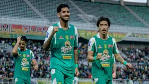 Prediksi Semen Padang vs Persebaya Surabaya: Bajul Ijo Targetkan Kemenangan di Kandang Kabau Sirah Demi Amankan Posisi Empat Klasemen