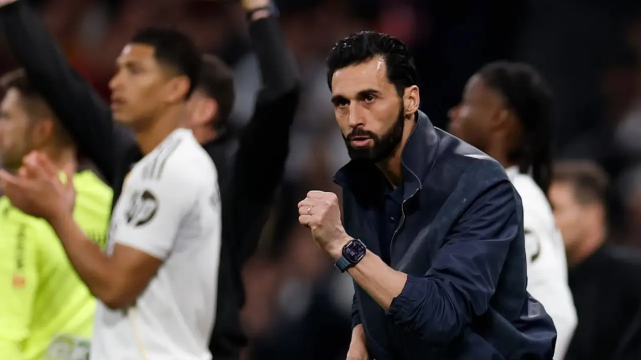 Alvaro Arbeloa Bela Kylian Mbappe yang Liburan dengan Pacarnya di Italia