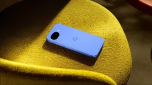 Motorola Edge 70 Pro vs Google Pixel 10a: Simak Perbandingan Desain, Layar, dan Kamera