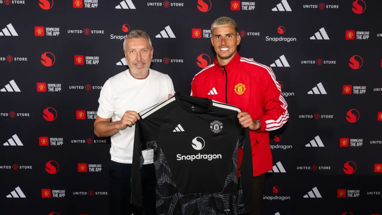 Manchester United Resmi Rekrut Karl Darlow Masa Depan Altay Bayindir Di Old Trafford Terancam