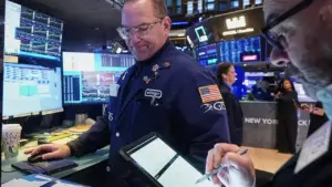 Dow Jones Cetak Rekor Meski Nasdaq Tertekan oleh Saham Chip