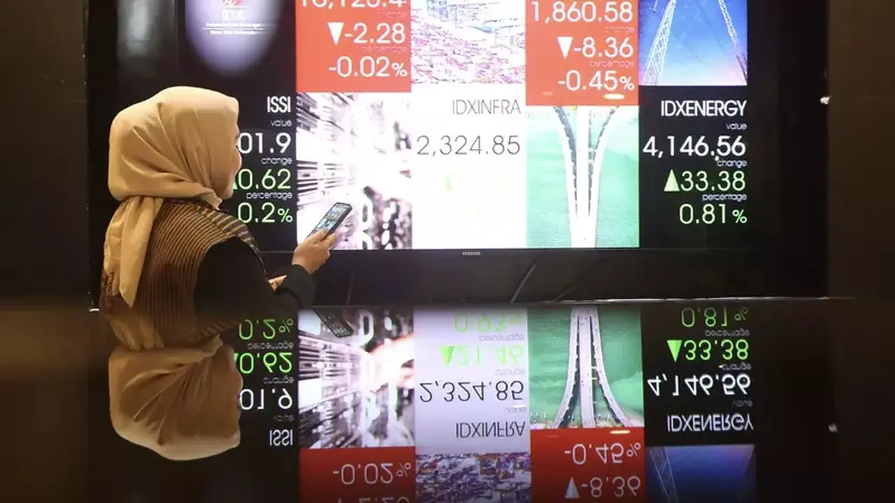 IHSG Diprediksi Konsolidasi, Phintraco Pilih 5 Saham: ANTM hingga INDF
