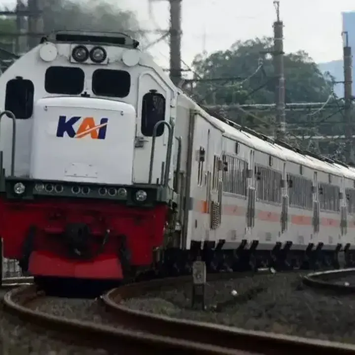 Jakarta–Surabaya Di Bawah Rp600 Ribu: Pilih Sleeper Bus atau Kereta?