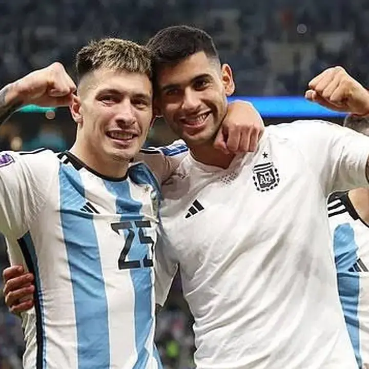 Legenda Man United Gary Neville Kritik Romero dan Lisandro Martínez, Kedua Bek Argentina Bales Dengan Sindiran