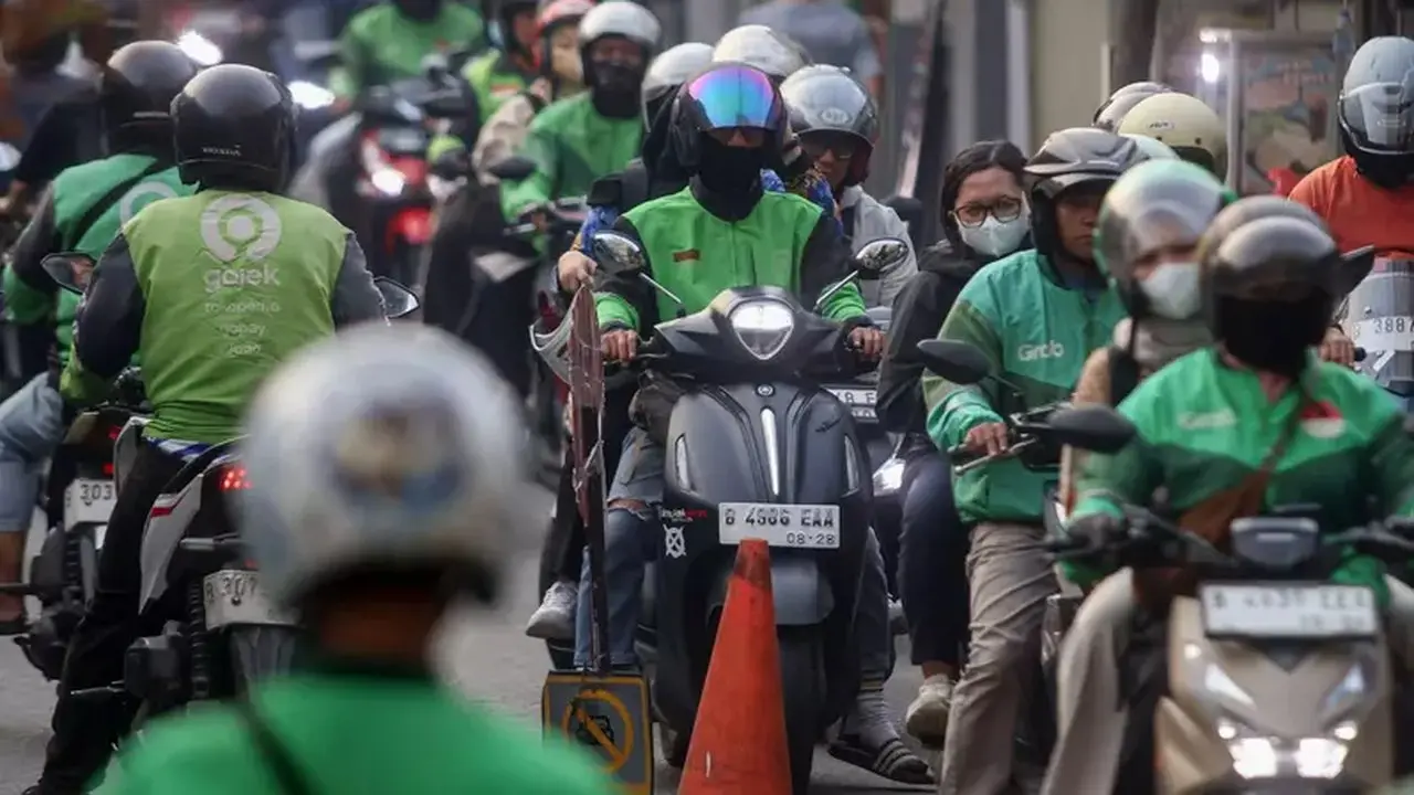 Pemerintah Genjot Perpres Angkutan Online, Atur Komisi 8% dan Status Pengemudi