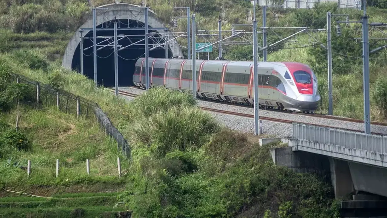 Penumpang Whoosh Capai 573.780 Selama Libur Sekolah, Halim Jadi Stasiun Tersibuk