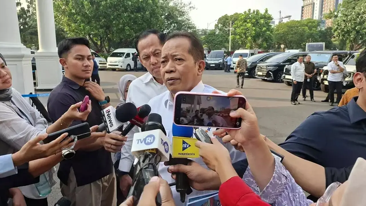 Prabowo Panggil Menteri Bahas Operasionalisasi Koperasi Desa Merah Putih