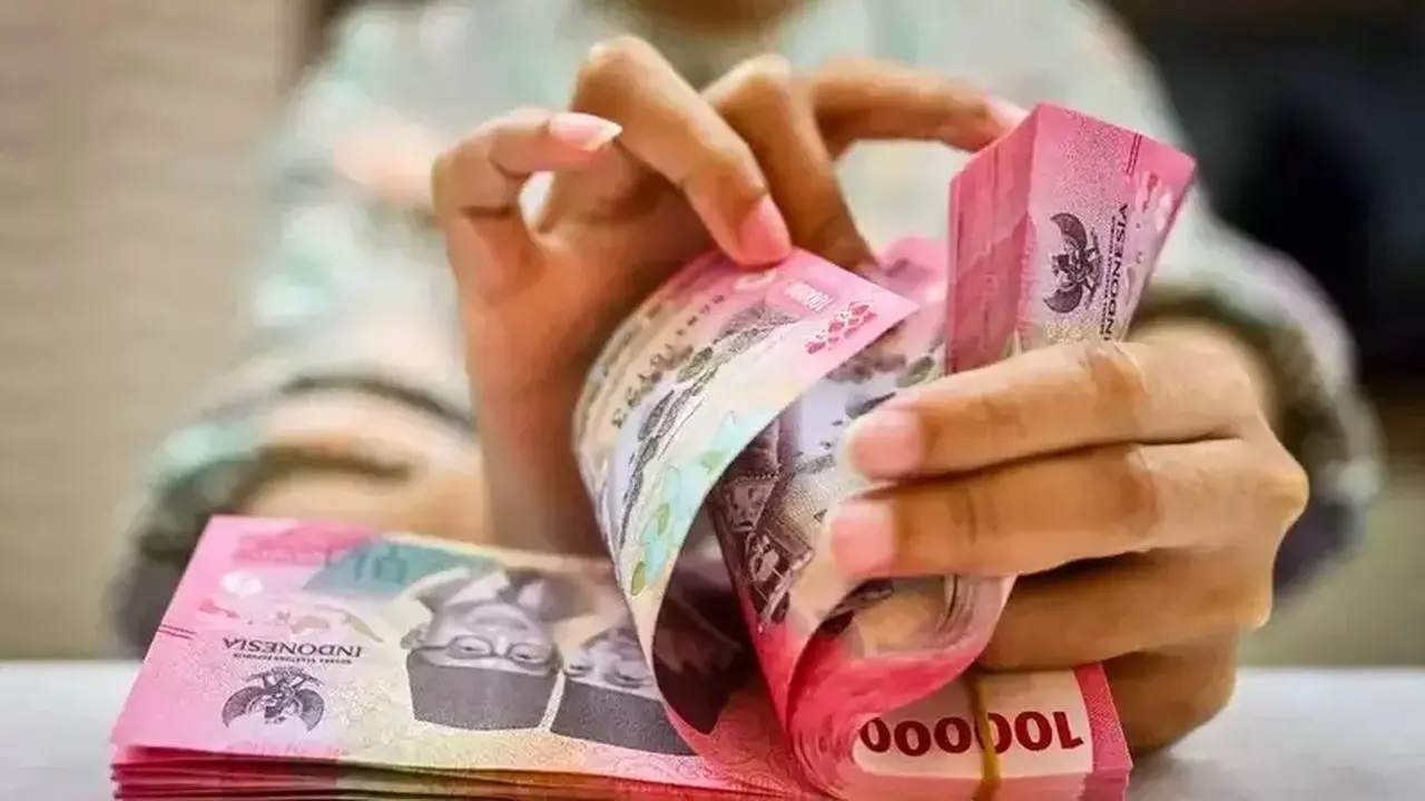 Rupiah Diprediksi Kembali Melemah Pekan Depan, Rentang Pergerakan Diperkirakan Rp17.870–Rp18.300