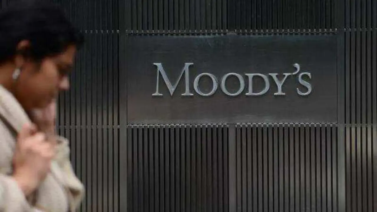 S&P Pertahankan Outlook Stabil, Moody's dan Fitch Turunkan Jadi Negatif: Beda Penilaian terhadap Indonesia