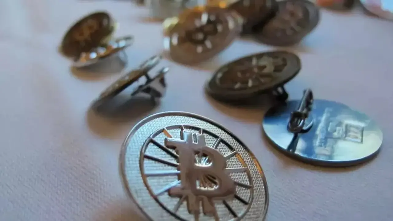 Strategy Izinkan Penjualan BTC Lebih Besar, Menyingkap Kerentanan Perusahaan Penimbun Kripto
